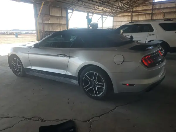 1FATP8UH1J5166349 2018 FORD MUSTANG - Image 2