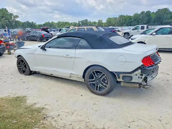 1FATP8UH1J5173009 2018 FORD MUSTANG - Image 2
