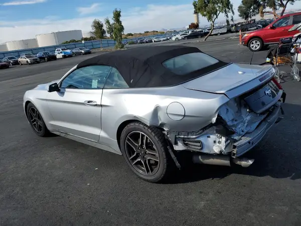 1FATP8UH1K5109358 2019 FORD MUSTANG - Image 2