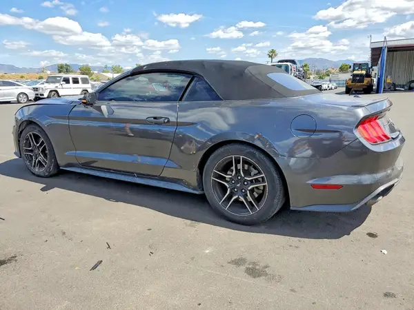 1FATP8UH1K5135698 2019 FORD MUSTANG - Image 2