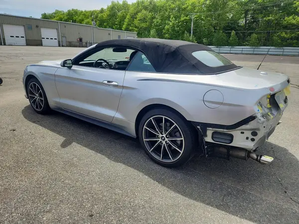 1FATP8UH1K5205197 2019 FORD MUSTANG - Image 2