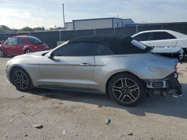 1FATP8UH1L5119812 2020 FORD MUSTANG - Image 2