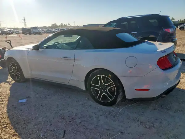 1FATP8UH1L5121513 2020 FORD MUSTANG - Image 2