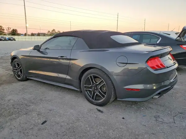 1FATP8UH1L5123472 2020 FORD MUSTANG - Image 2