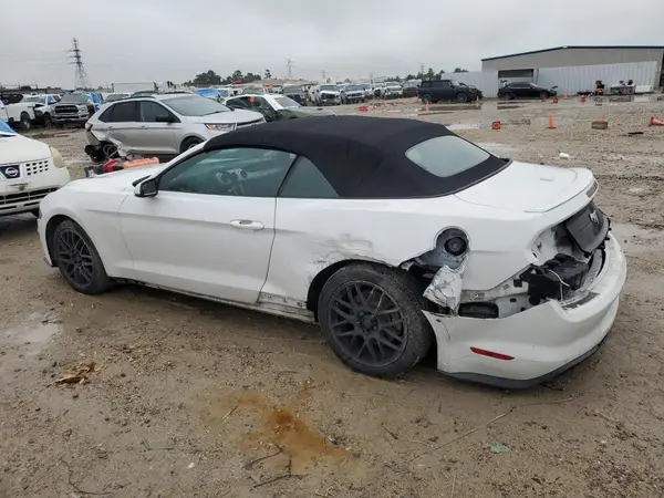 1FATP8UH1L5125500 2020 FORD MUSTANG - Image 2