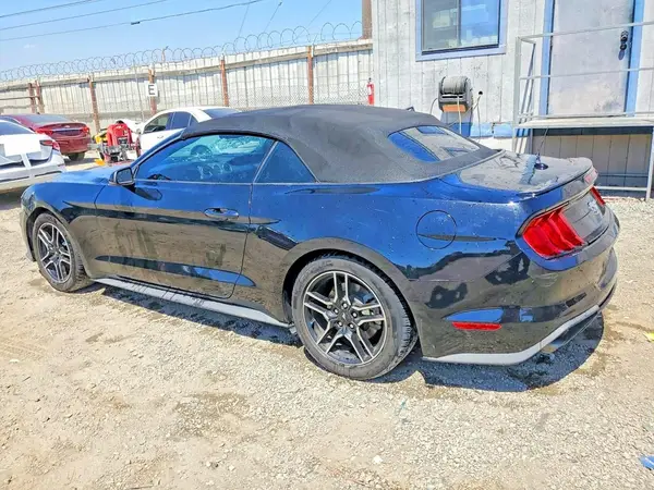 1FATP8UH1L5137419 2020 FORD MUSTANG - Image 2