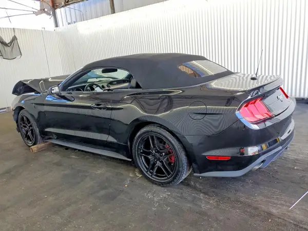 1FATP8UH1L5137713 2020 FORD MUSTANG - Image 2