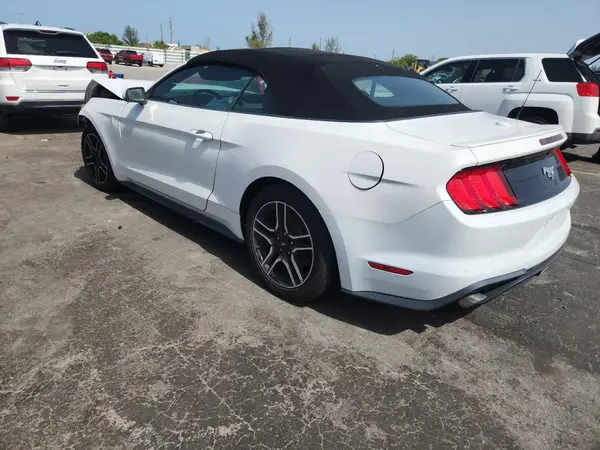 1FATP8UH1L5138747 2020 FORD MUSTANG - Image 2