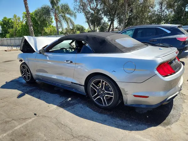 1FATP8UH1L5146962 2020 FORD MUSTANG - Image 2