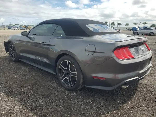 1FATP8UH1L5146976 2020 FORD MUSTANG - Image 2