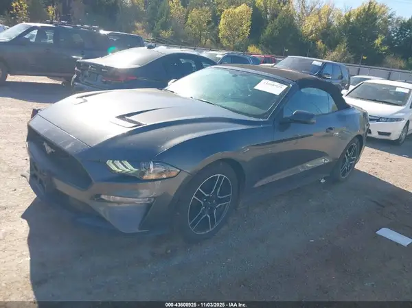 1FATP8UH1L5147285 2020 FORD MUSTANG - Image 2