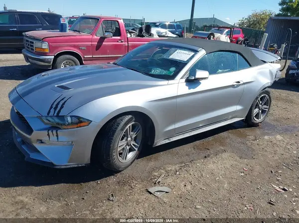 1FATP8UH1L5184675 2020 FORD MUSTANG - Image 2
