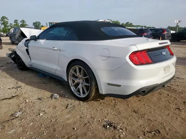 1FATP8UH1M5101893 2021 FORD MUSTANG - Image 2