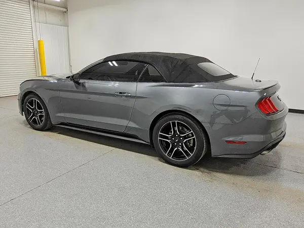1FATP8UH1M5105832 2021 FORD MUSTANG - Image 2