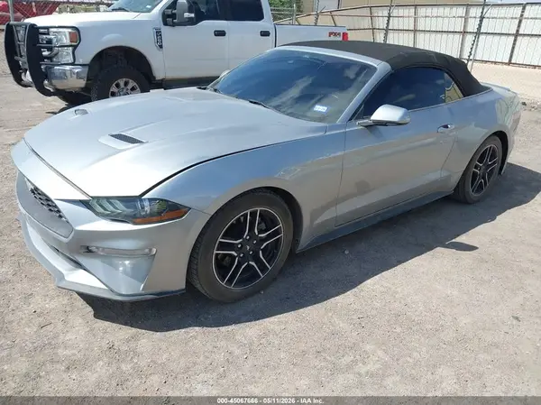 1FATP8UH1M5106317 2021 FORD MUSTANG - Image 2