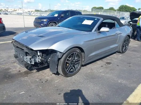 1FATP8UH1N5101149 2022 FORD MUSTANG - Image 2