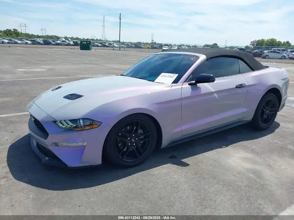 1FATP8UH1N5101555 2022 FORD MUSTANG - Image 2