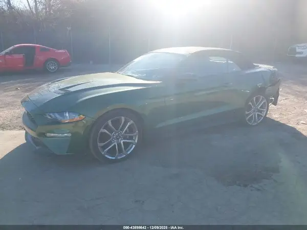 1FATP8UH1N5125063 2022 FORD MUSTANG - Image 2