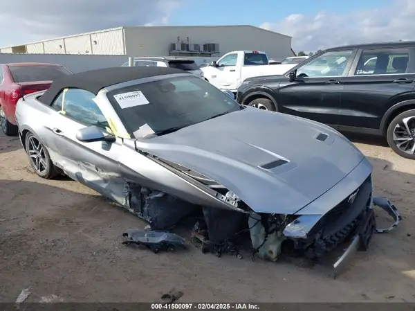 1FATP8UH1P5103163 2023 FORD MUSTANG - Image 1