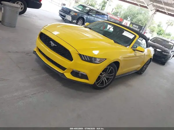 1FATP8UH2G5281325 2016 FORD MUSTANG - Image 2