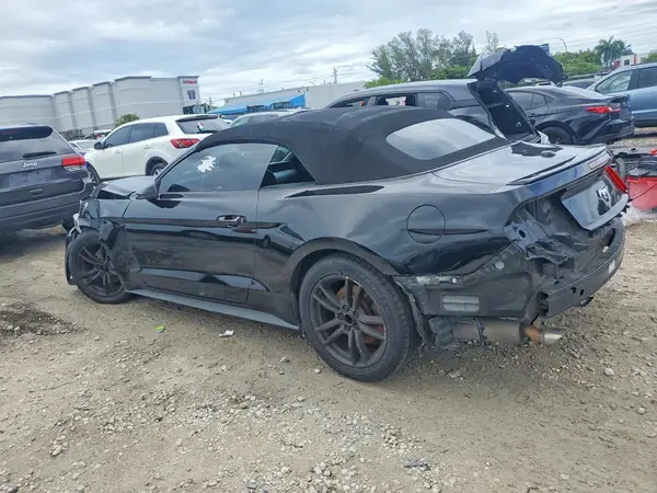 1FATP8UH2G5281728 2016 FORD MUSTANG - Image 2