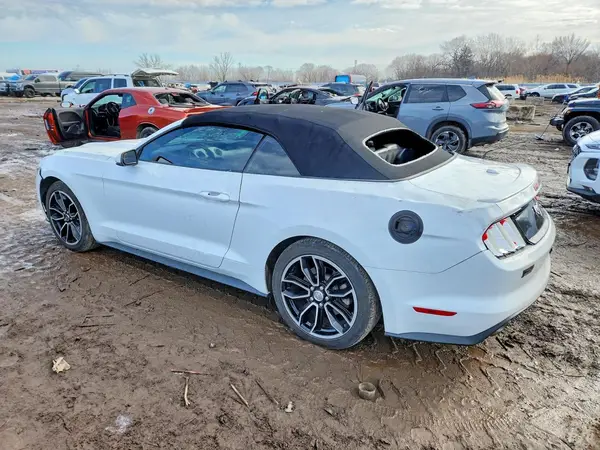 1FATP8UH2H5218081 2017 FORD MUSTANG - Image 2