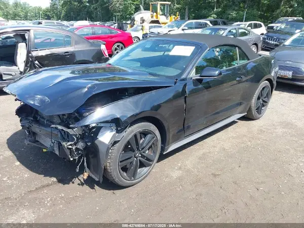 1FATP8UH2H5256197 2017 FORD MUSTANG - Image 2