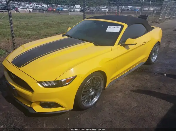 1FATP8UH2H5267619 2017 FORD MUSTANG - Image 2