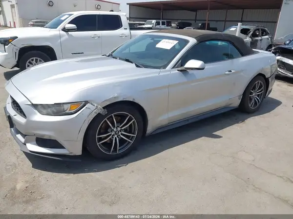 1FATP8UH2H5273064 2017 FORD MUSTANG - Image 2