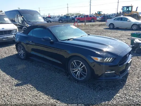 1FATP8UH2H5287546 2017 FORD MUSTANG - Image 1