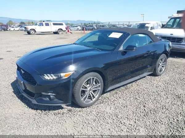 1FATP8UH2H5287546 2017 FORD MUSTANG - Image 2