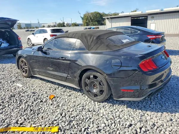 1FATP8UH2J5109559 2018 FORD MUSTANG - Image 2
