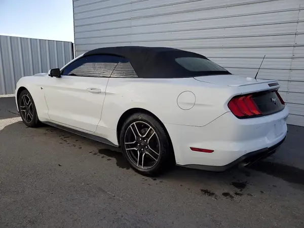 1FATP8UH2J5110081 2018 FORD MUSTANG - Image 2