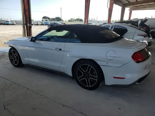 1FATP8UH2J5111005 2018 FORD MUSTANG - Image 2