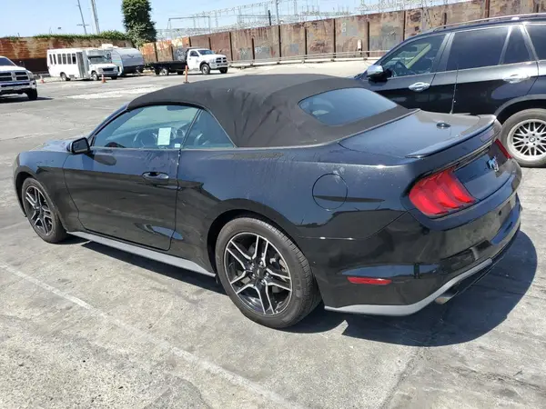 1FATP8UH2J5133487 2018 FORD MUSTANG - Image 2