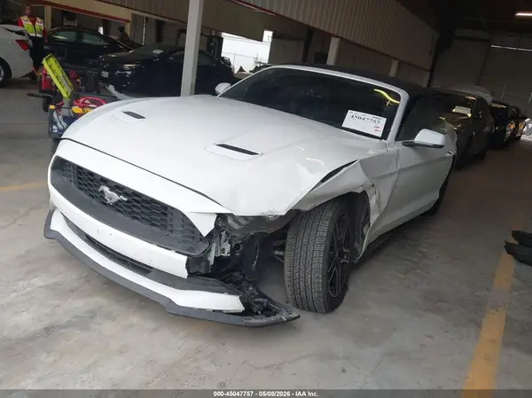 1FATP8UH2J5155702 2018 FORD MUSTANG - Image 2