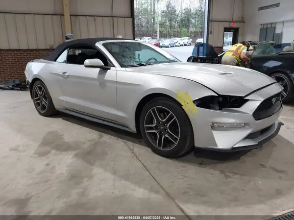 1FATP8UH2J5156459 2018 FORD MUSTANG - Image 1