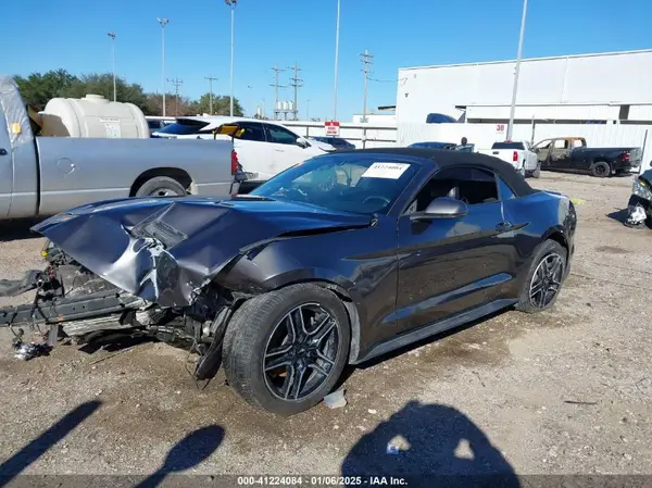 1FATP8UH2J5167865 2018 FORD MUSTANG - Image 2