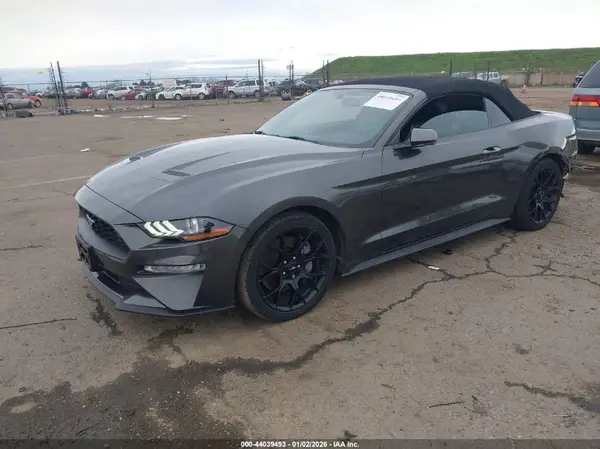 1FATP8UH2J5176873 2018 FORD MUSTANG - Image 2