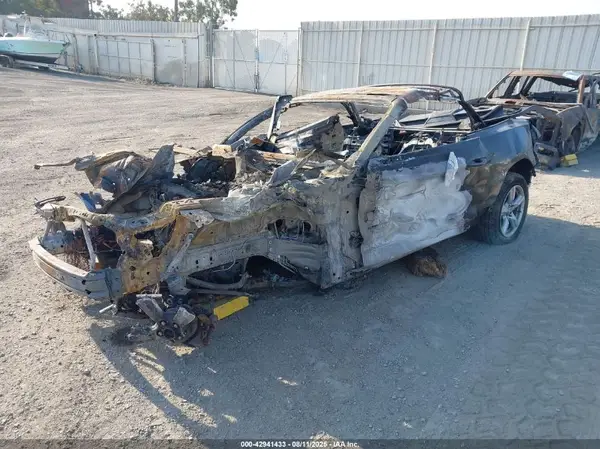 1FATP8UH2K5186109 2019 FORD MUSTANG - Image 2
