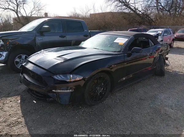 1FATP8UH2L5101495 2020 FORD MUSTANG - Image 2