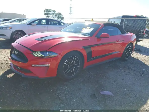 1FATP8UH2L5106129 2020 FORD MUSTANG - Image 2