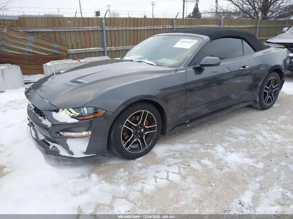1FATP8UH2L5114456 2020 FORD MUSTANG - Image 2