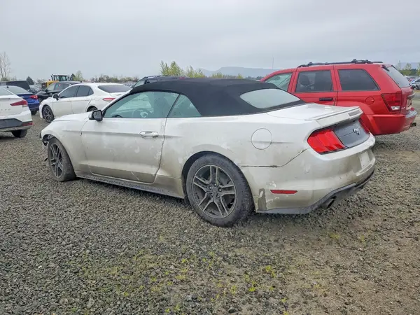 1FATP8UH2L5121519 2020 FORD MUSTANG - Image 2