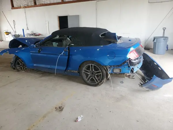 1FATP8UH2L5125778 2020 FORD MUSTANG - Image 2
