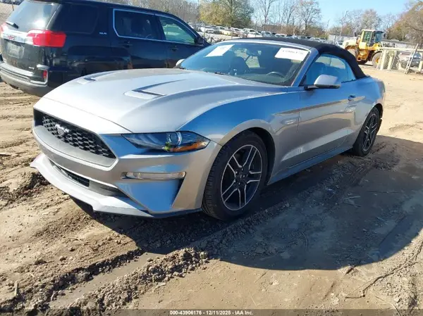1FATP8UH2L5132049 2020 FORD MUSTANG - Image 2