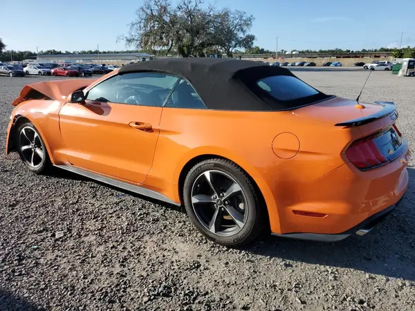 1FATP8UH2L5156769 2020 FORD MUSTANG - Image 2
