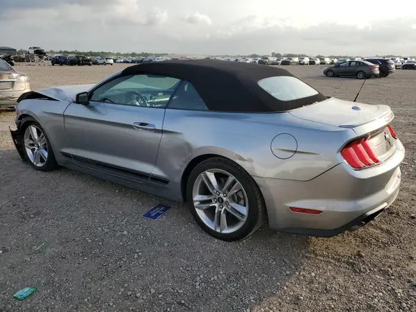 1FATP8UH2M5133090 2021 FORD MUSTANG - Image 2
