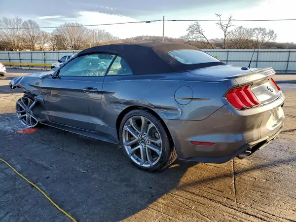 1FATP8UH2M5135258 2021 FORD MUSTANG - Image 2