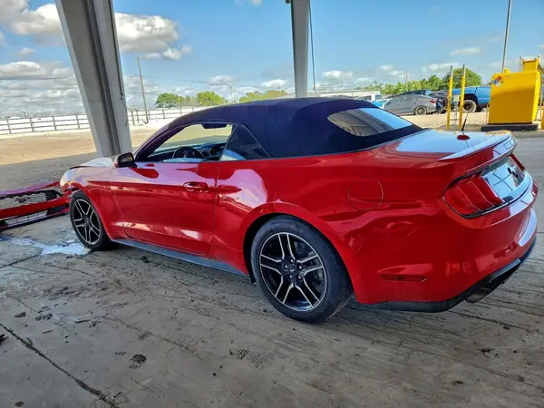 1FATP8UH2N5101371 2022 FORD MUSTANG - Image 2